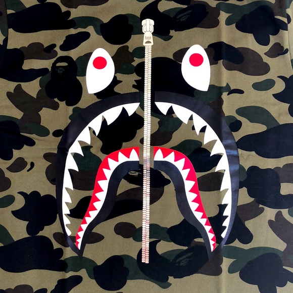 NWT BAPE 1st Camo Shark Tee Green/Camo M - Picture 3 of 11